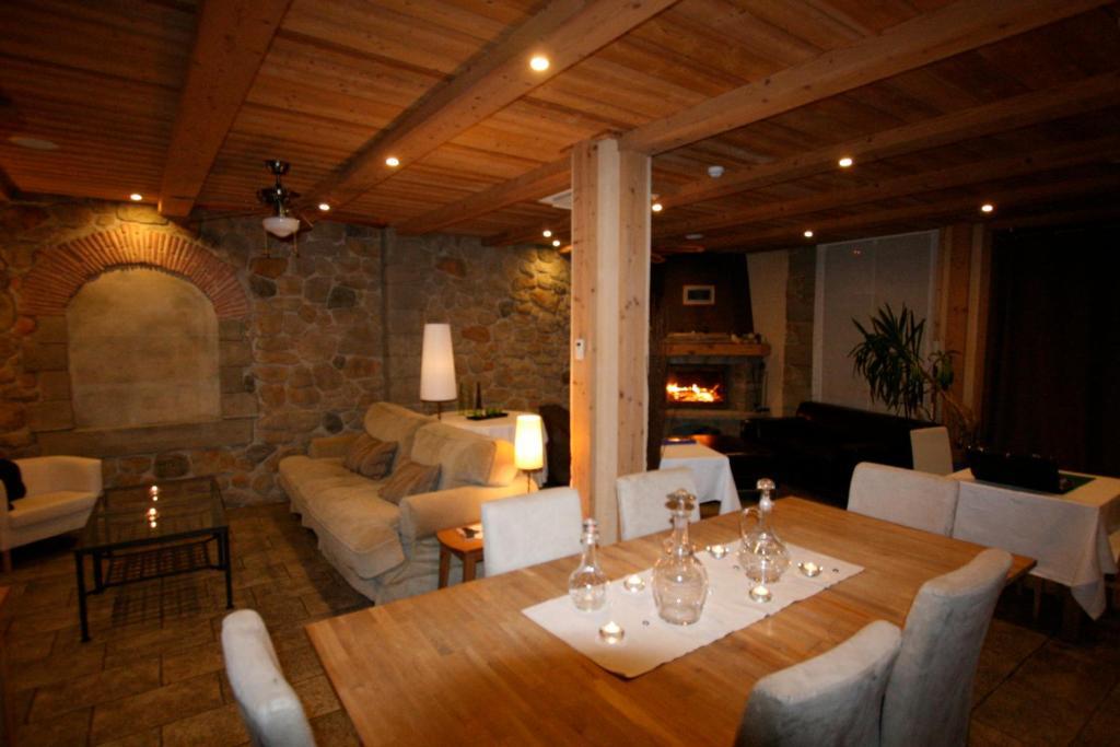 Hotel La Placa Гаригея Екстериор снимка