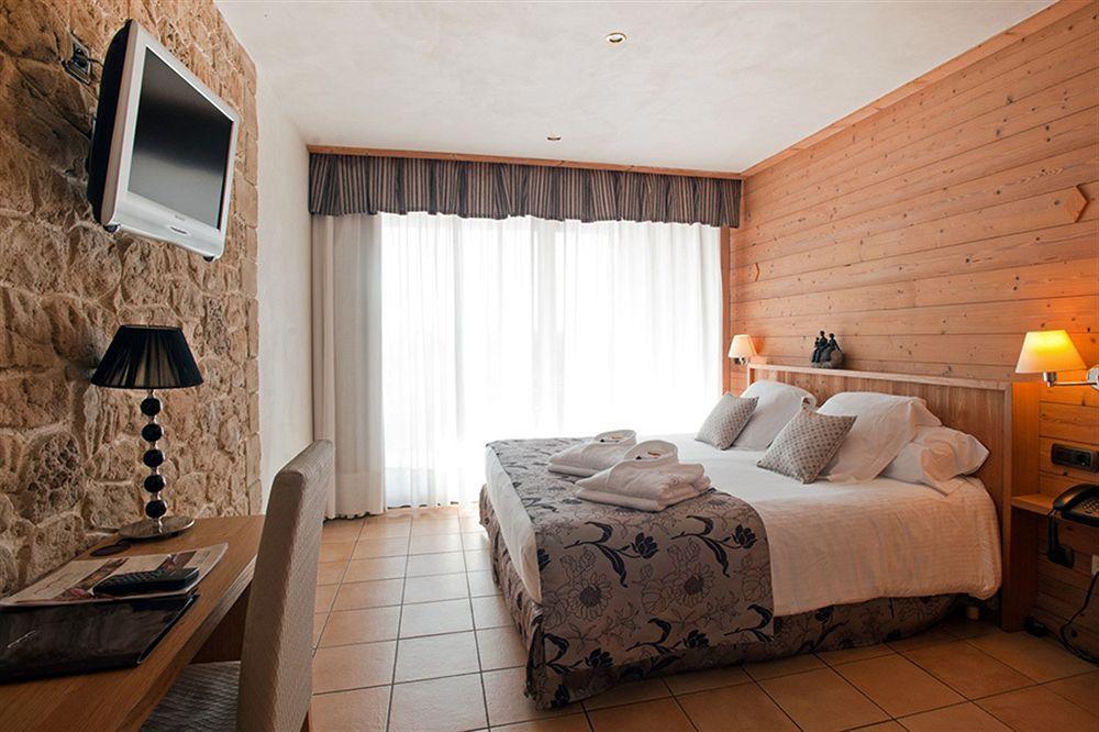 Hotel La Placa Гаригея Екстериор снимка
