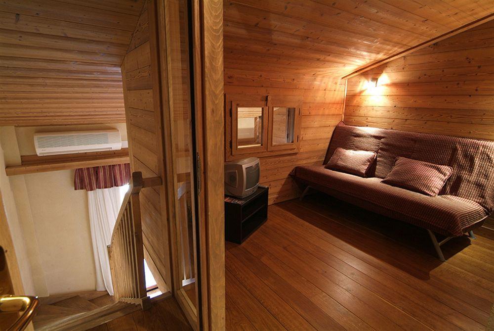 Hotel La Placa Гаригея Екстериор снимка