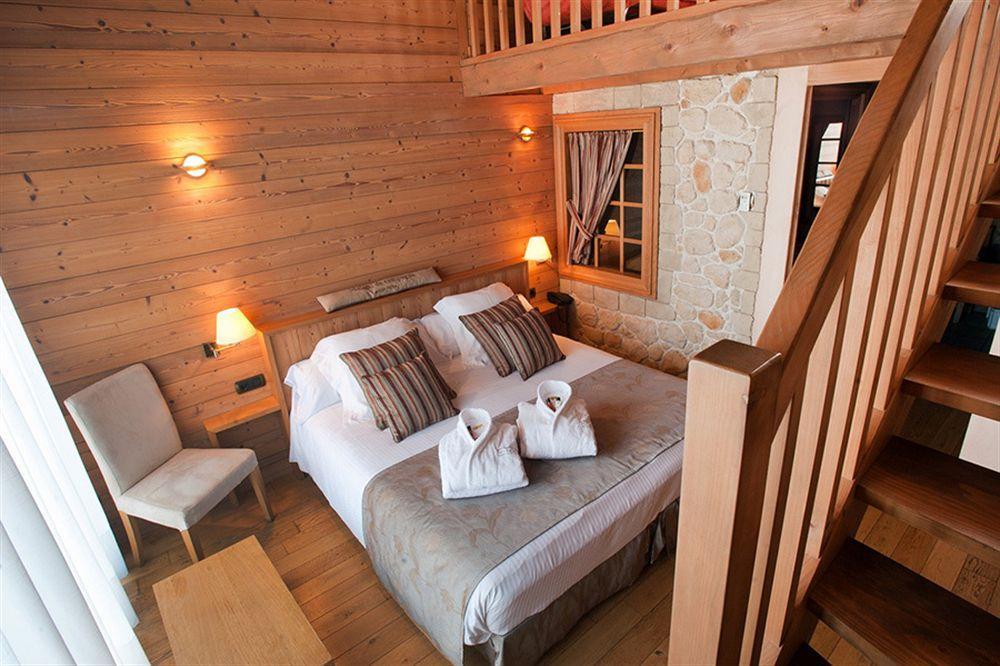 Hotel La Placa Гаригея Екстериор снимка