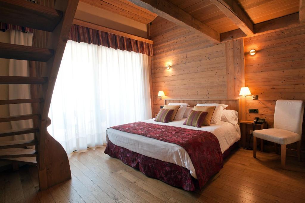Hotel La Placa Гаригея Екстериор снимка
