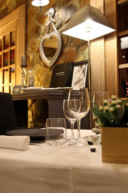 Hotel La Placa Гаригея Екстериор снимка