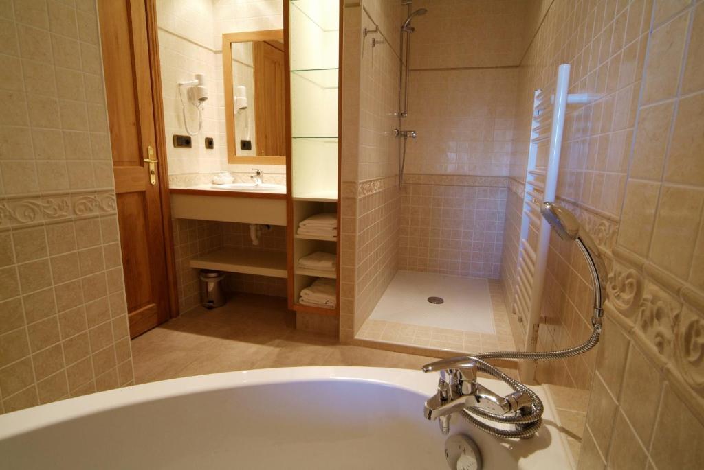 Hotel La Placa Гаригея Стая снимка