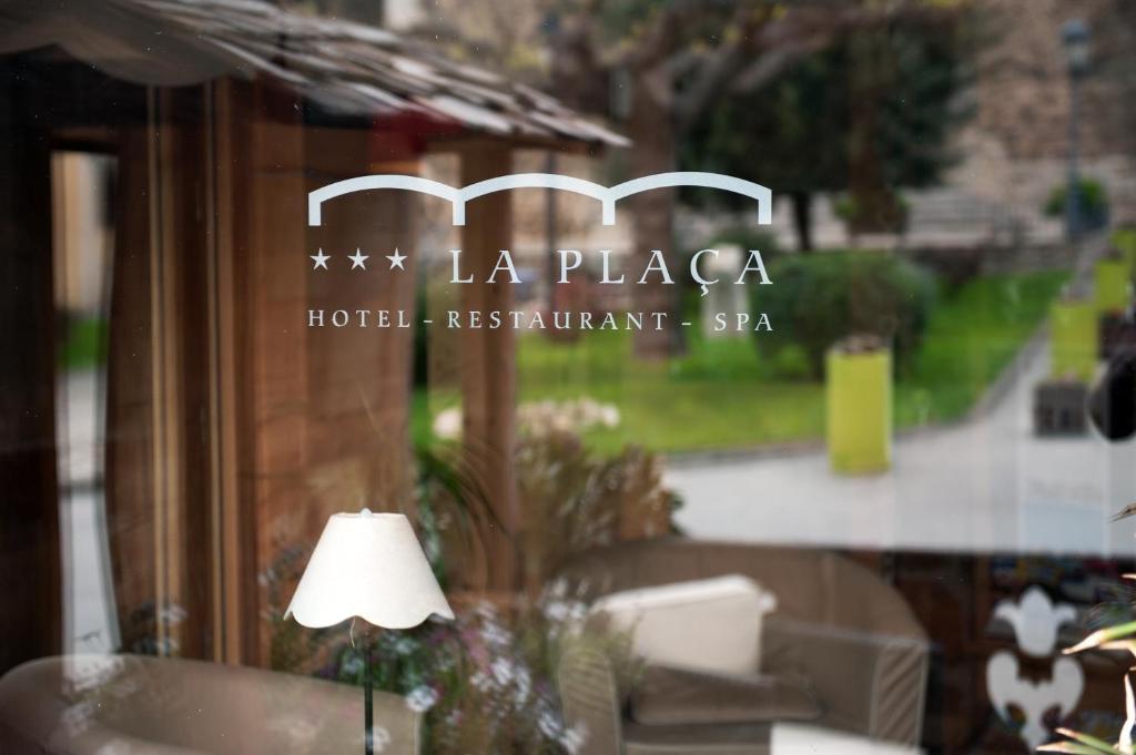 Hotel La Placa Гаригея Екстериор снимка